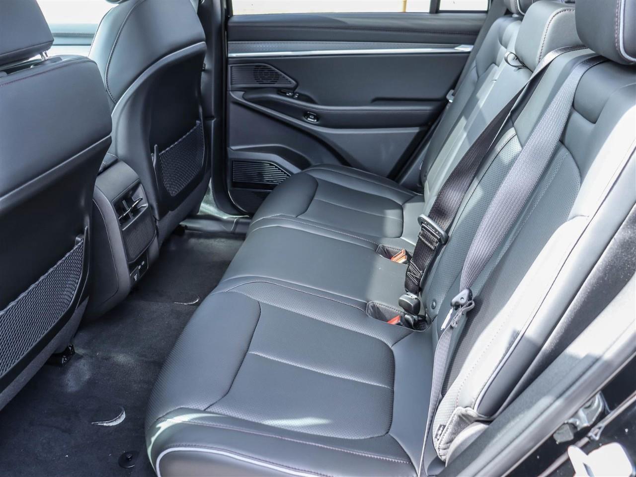 2025 Jeep Wagoneer S  Photo