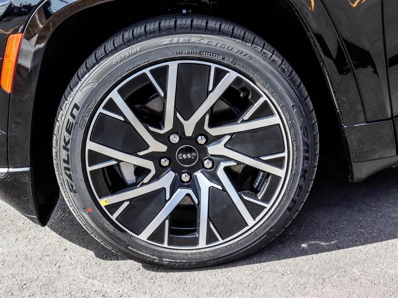 2025 Jeep Wagoneer S  Photo