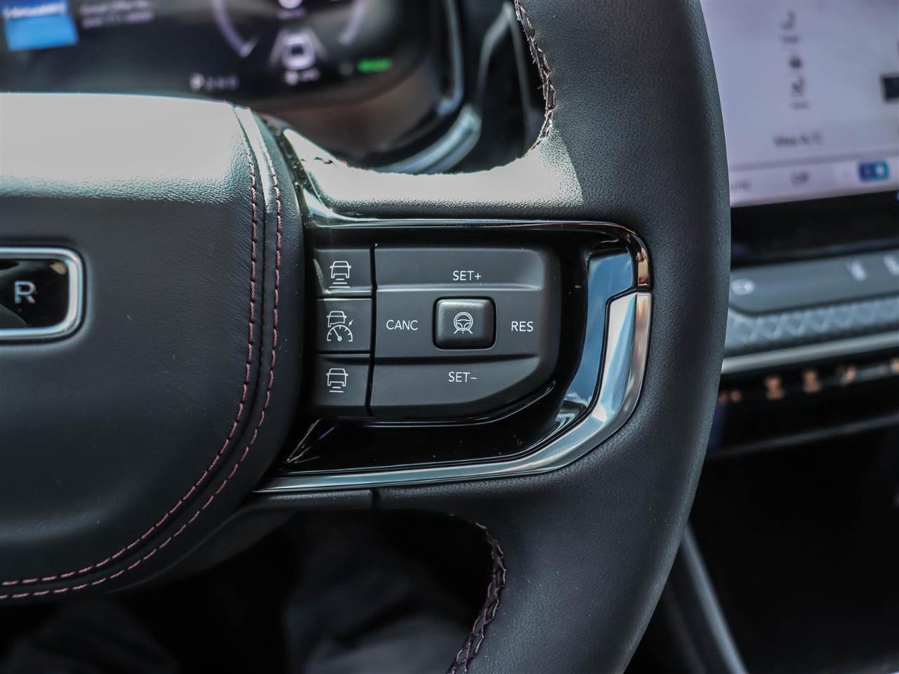 2025 Jeep Wagoneer S  Photo