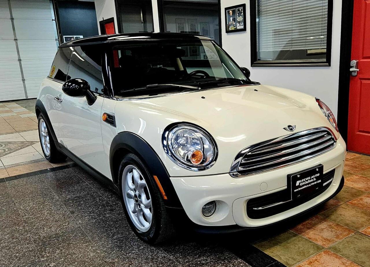 2013 MINI Cooper Hardtop 2dr Cpe Low KMs/Sunroof/Bluetooth Photo