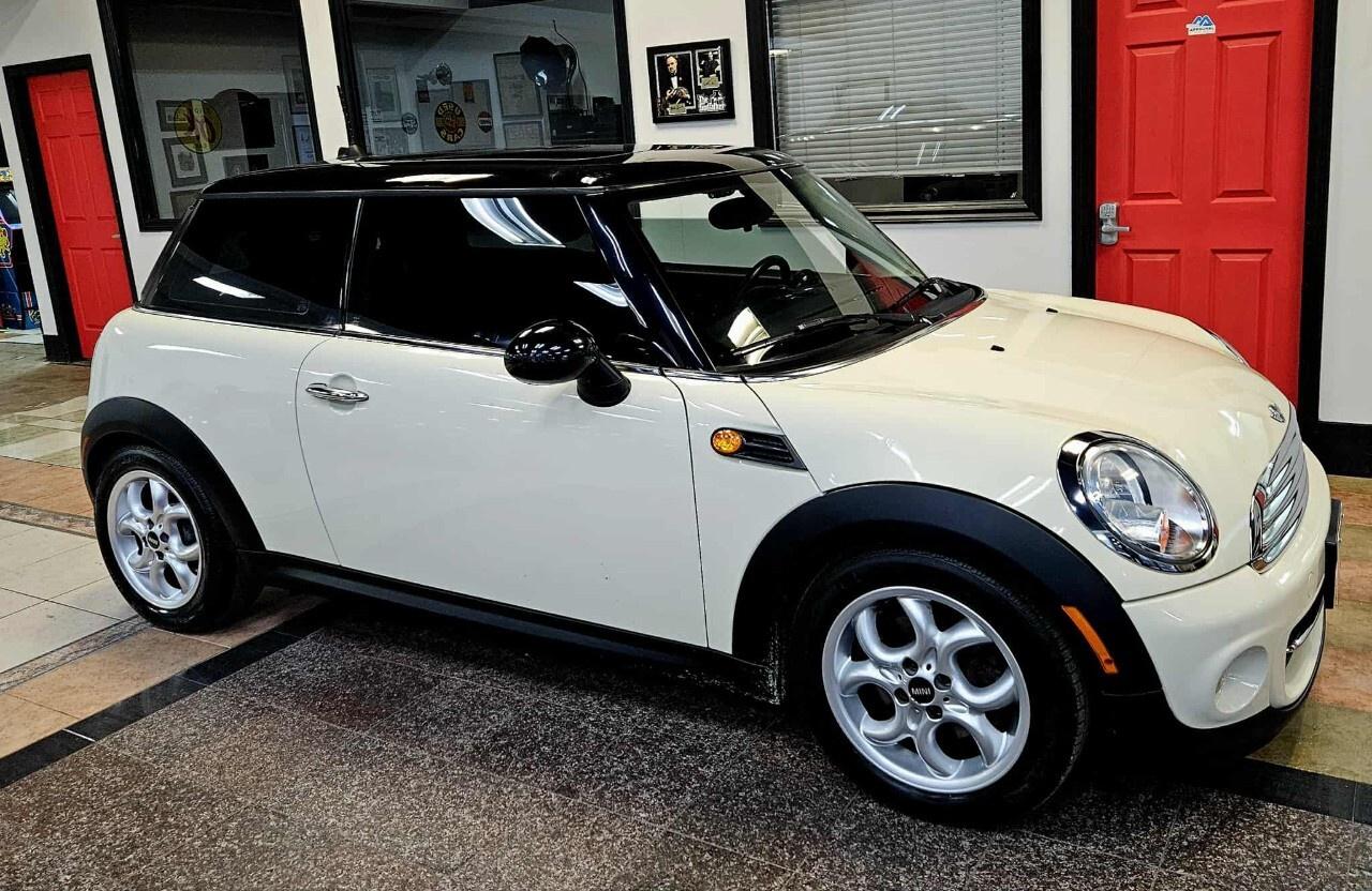 2013 MINI Cooper Hardtop 2dr Cpe Low KMs/Sunroof/Bluetooth Photo4