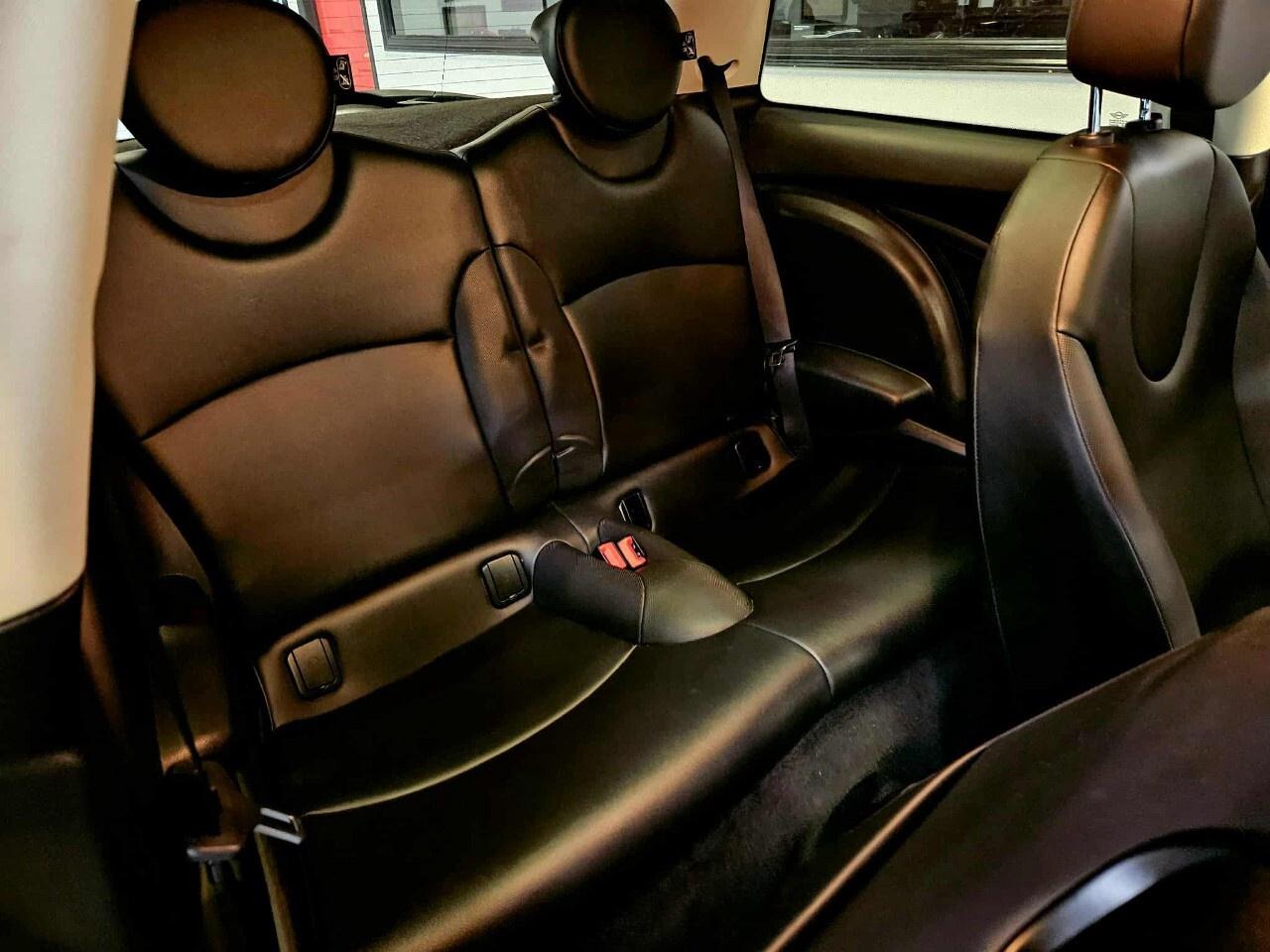 2013 MINI Cooper Hardtop 2dr Cpe Low KMs/Sunroof/Bluetooth Photo