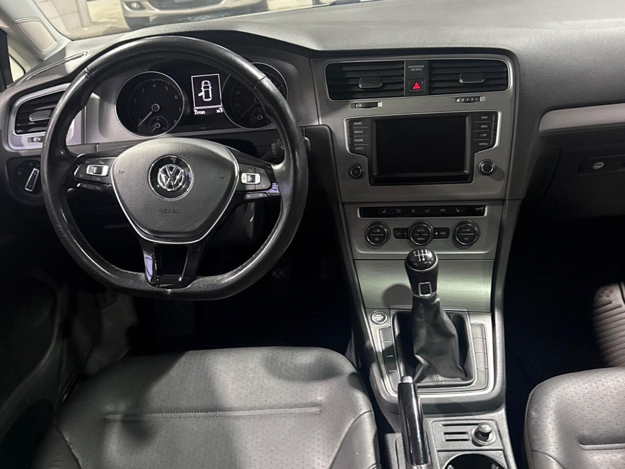 2016 Volkswagen Golf 5dr HB Man 1.8 TSI Highline 2016 Volkswagen golf f Photo