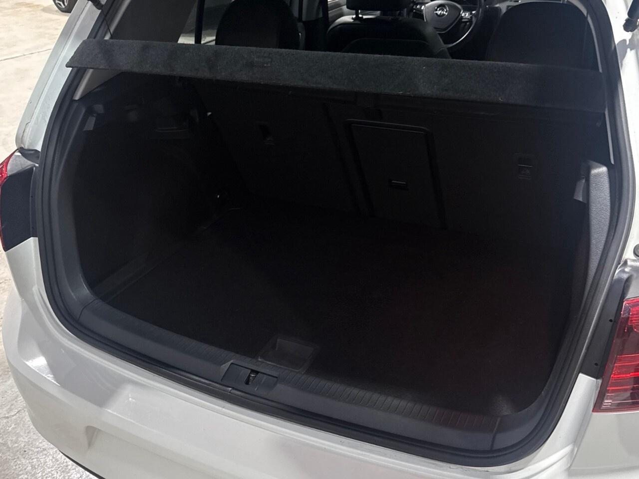 2016 Volkswagen Golf 5dr HB Man 1.8 TSI Highline 2016 Volkswagen golf f Photo