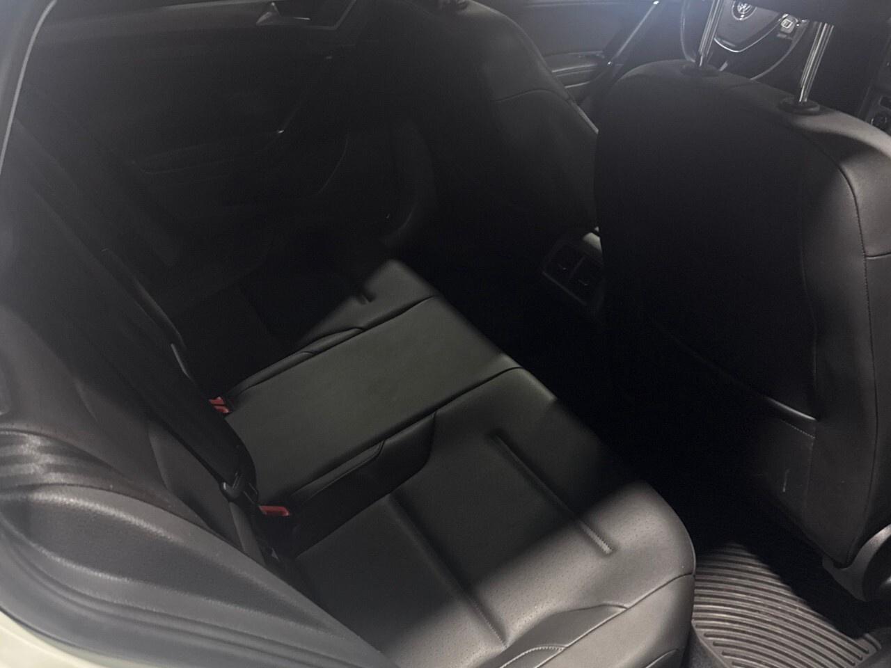 2016 Volkswagen Golf 5dr HB Man 1.8 TSI Highline 2016 Volkswagen golf f Photo