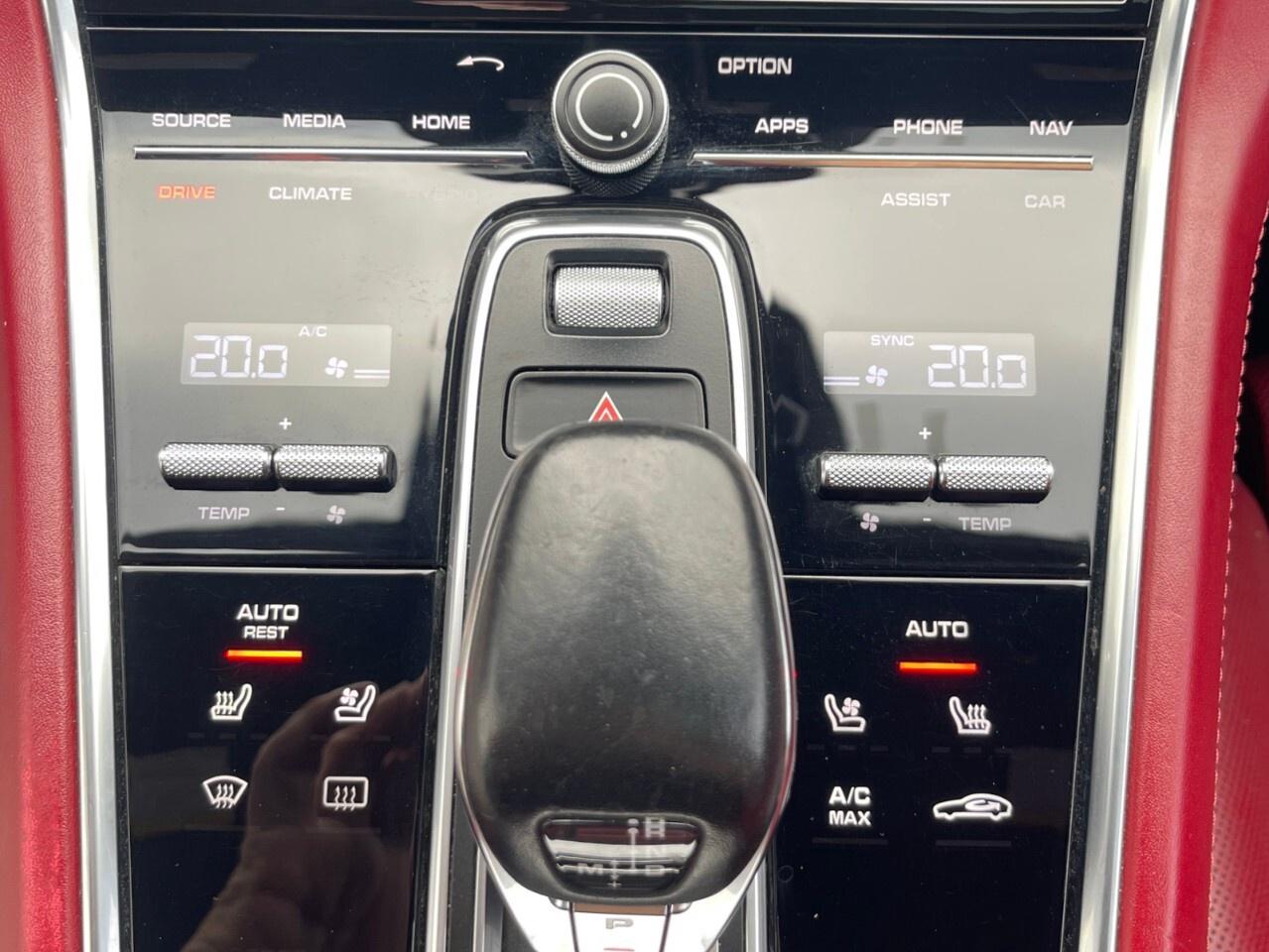 2017 Porsche Panamera 4dr HB Turbo Turbo S/550hp/Nav/Backup cam/Sunroof/ Photo