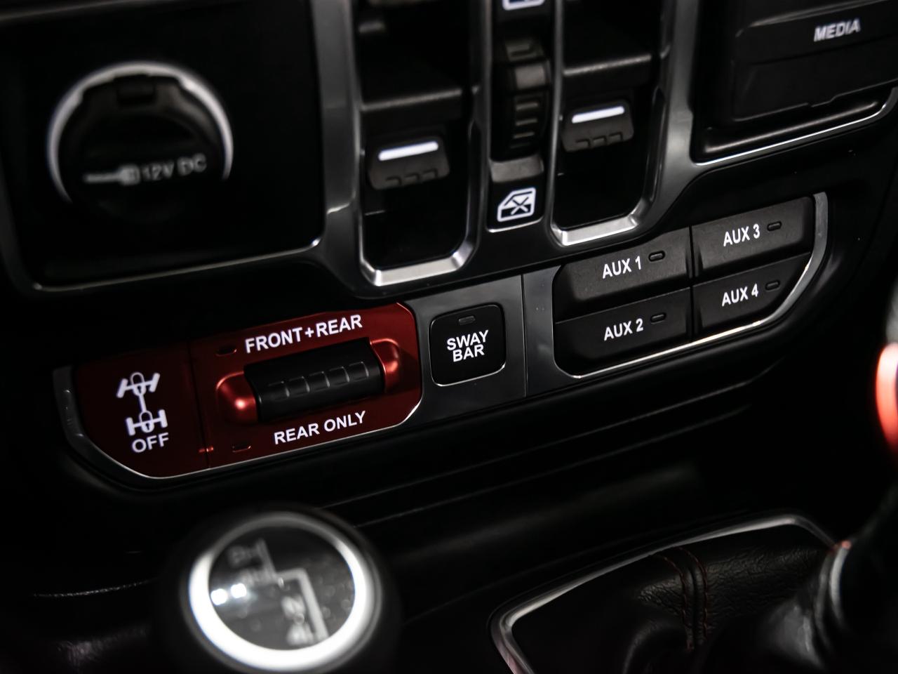 2019 Jeep WRANGLER UNLIMITED RUBICON 4x4 6 SPEED MANUAL NAVI REAR VIEW CAMERA Photo