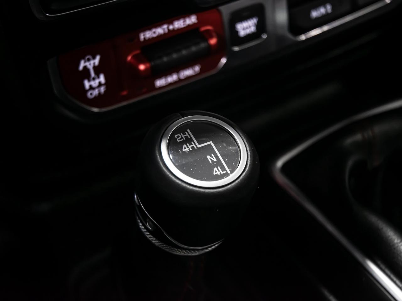 2019 Jeep WRANGLER UNLIMITED RUBICON 4x4 6 SPEED MANUAL NAVI REAR VIEW CAMERA Photo