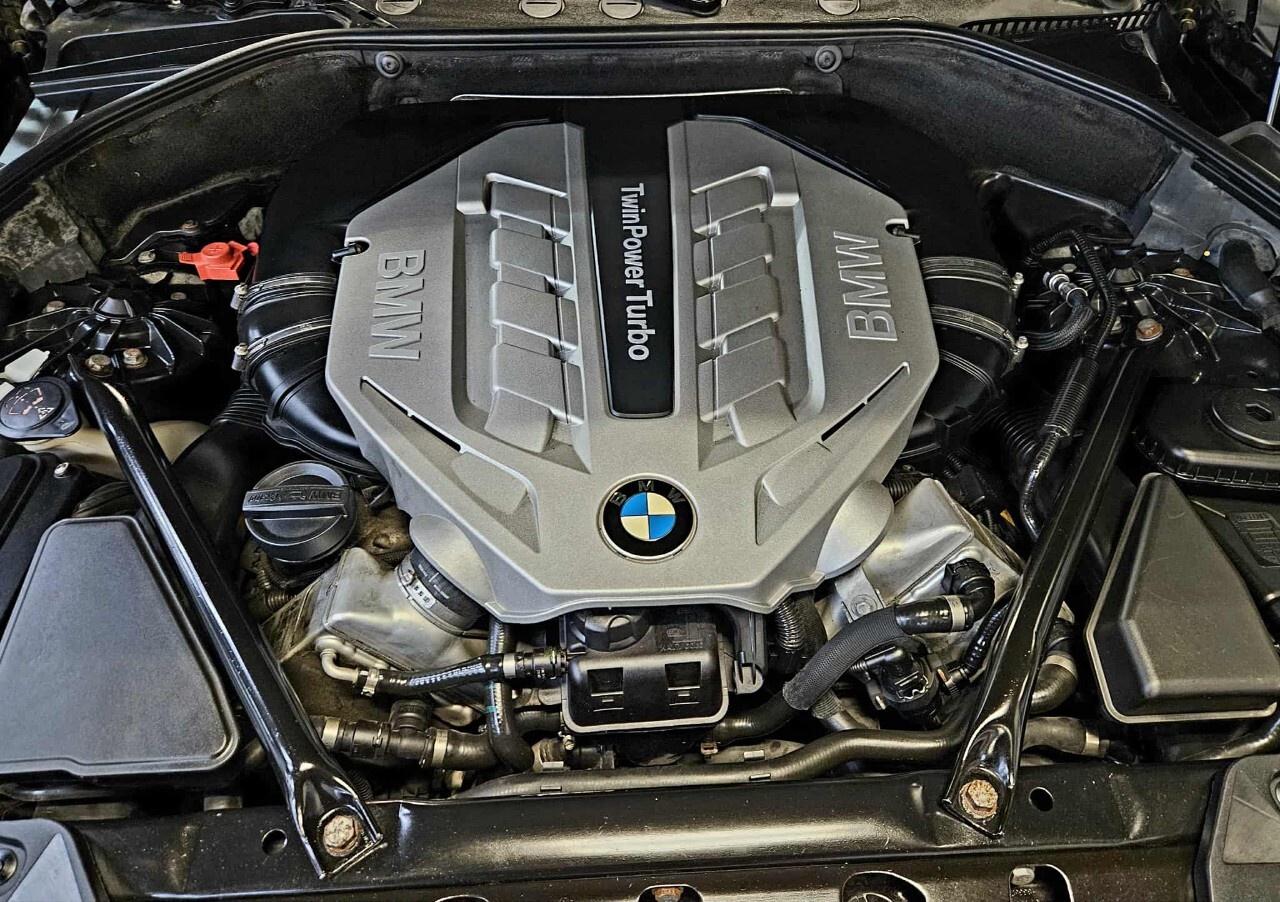 2011 BMW 5 Series 5dr 550i xDrive Gran Turismo AWD xDrive/GT/Executi Photo