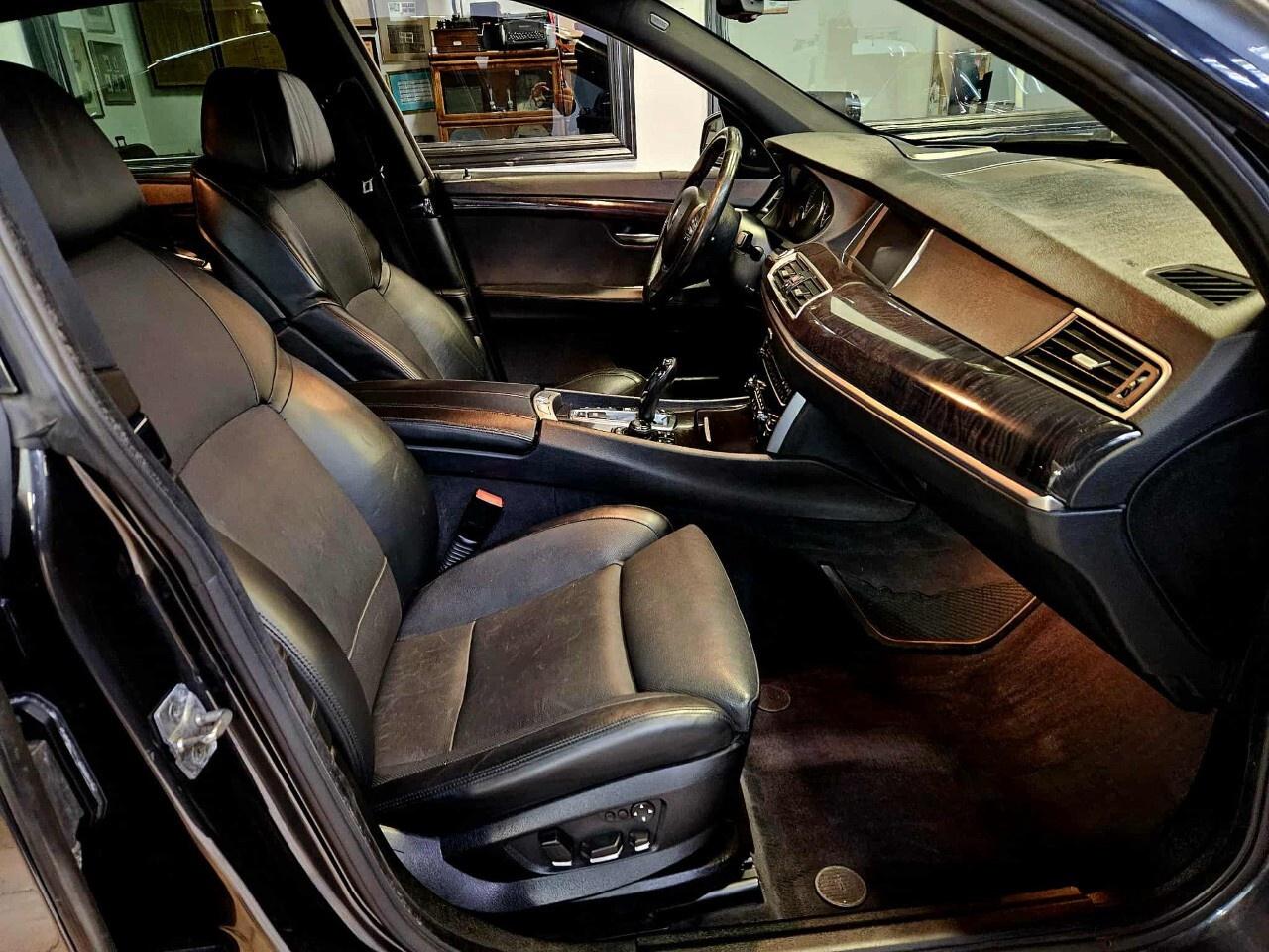 2011 BMW 5 Series 5dr 550i xDrive Gran Turismo AWD xDrive/GT/Executi Photo