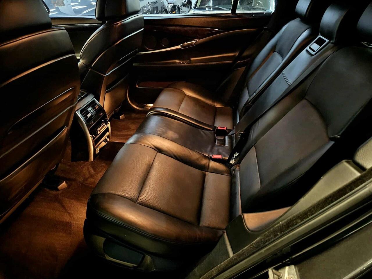 2011 BMW 5 Series 5dr 550i xDrive Gran Turismo AWD xDrive/GT/Executi Photo