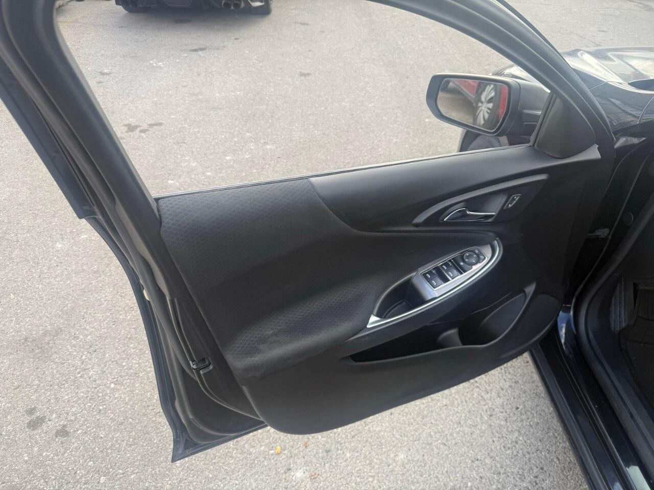 2019 Chevrolet Malibu 4dr Sdn LT w/1LT 2019 Chevy Malibu Photo