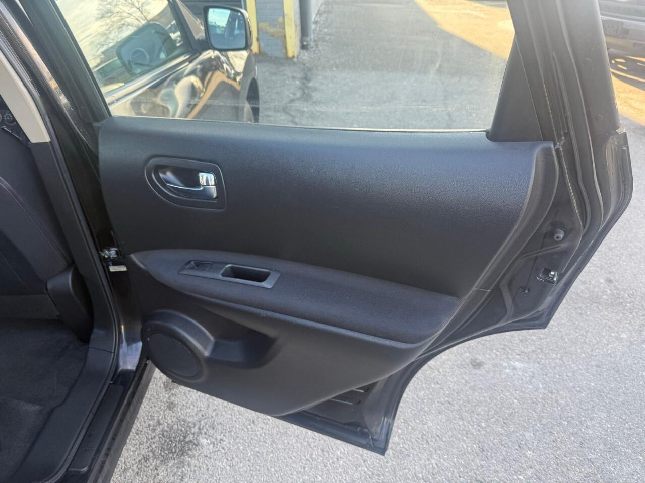 2010 Nissan Rogue FWD 4dr S 2010 Nissan rogue Photo