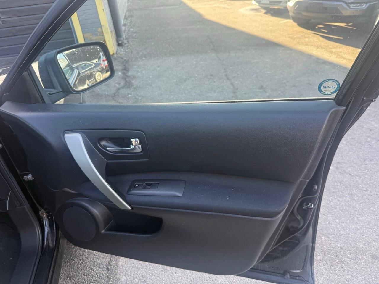 2010 Nissan Rogue FWD 4dr S 2010 Nissan rogue Photo