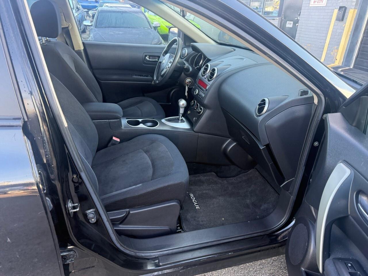 2010 Nissan Rogue FWD 4dr S 2010 Nissan rogue Photo