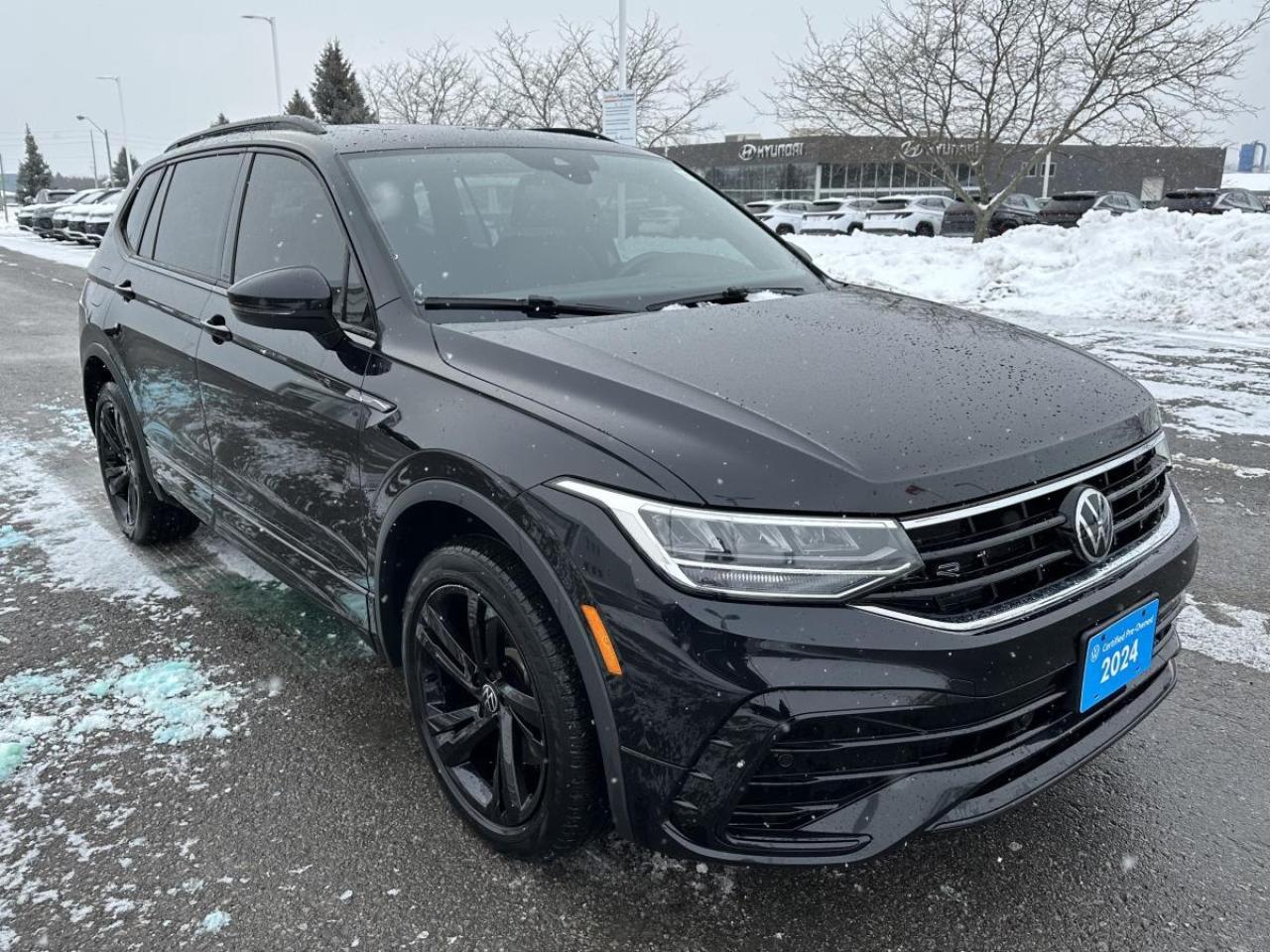 2024 Volkswagen Tiguan Comfortline R-Line Black Edition AWD - 1 OWNER Photo