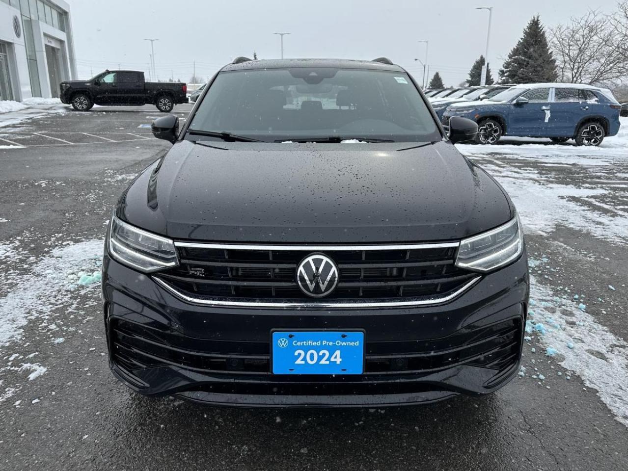 2024 Volkswagen Tiguan Comfortline R-Line Black Edition AWD - 1 OWNER Photo