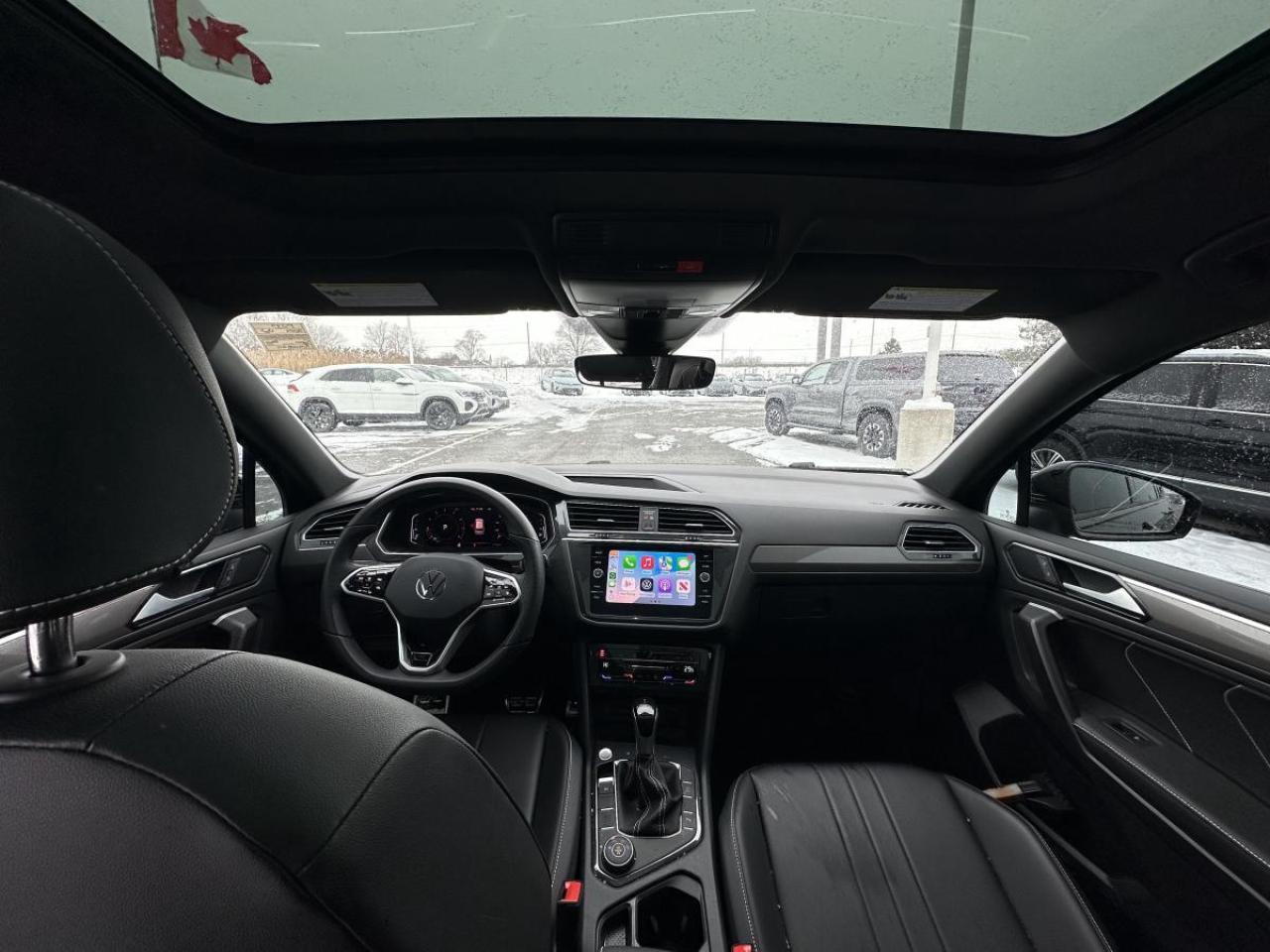 2024 Volkswagen Tiguan Comfortline R-Line Black Edition AWD - 1 OWNER Photo