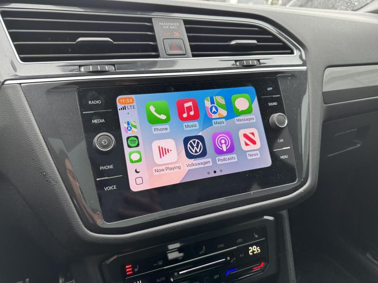 2024 Volkswagen Tiguan Comfortline R-Line Black Edition AWD - 1 OWNER Photo