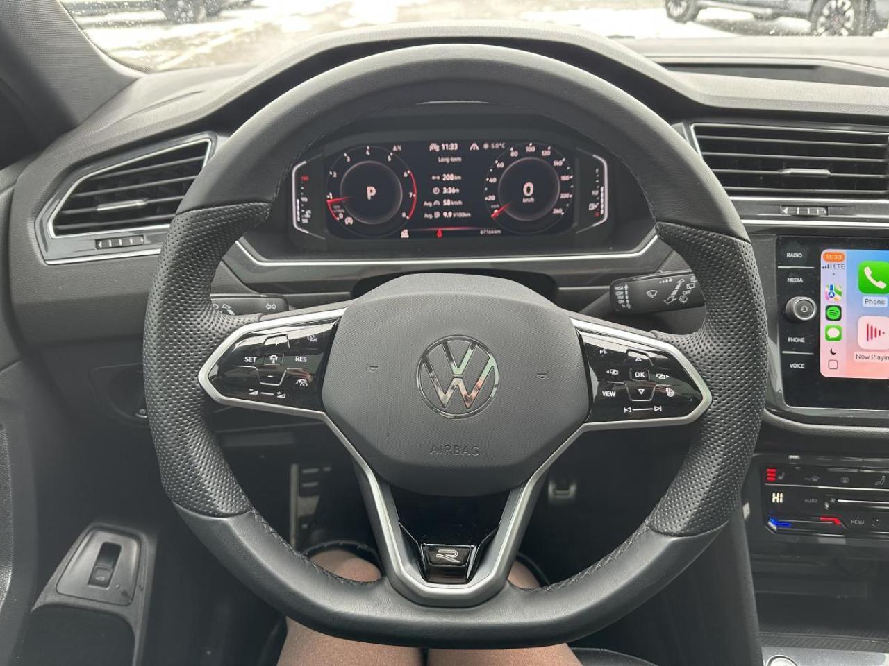 2024 Volkswagen Tiguan Comfortline R-Line Black Edition AWD - 1 OWNER Photo