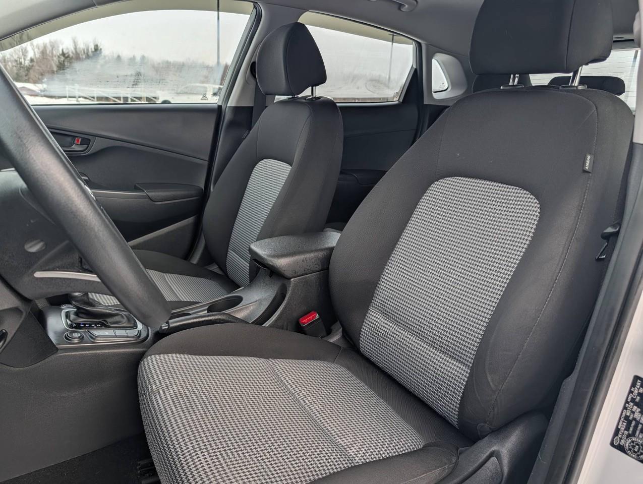 2018 Hyundai KONA 2.0L Essential WINTER TIRES + SUMMER TIRES ON RIMS Photo