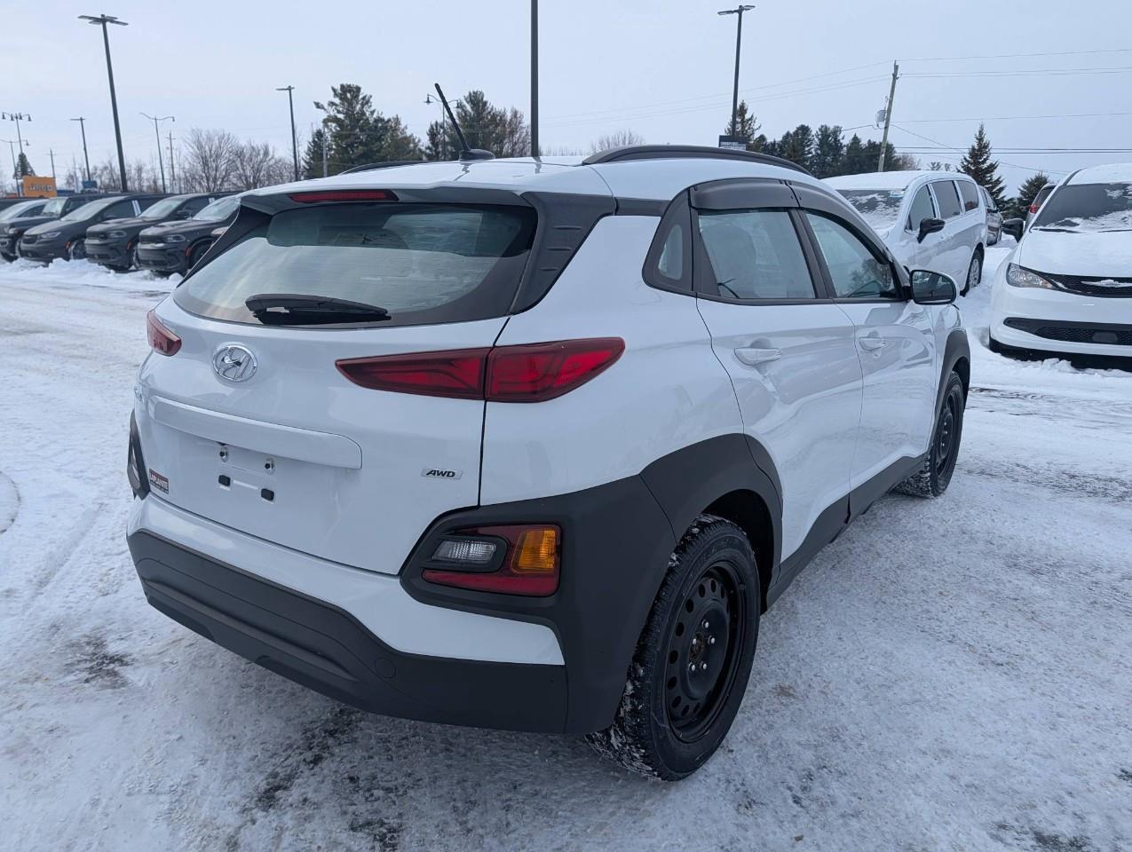 2018 Hyundai KONA 2.0L Essential WINTER TIRES + SUMMER TIRES ON RIMS Photo