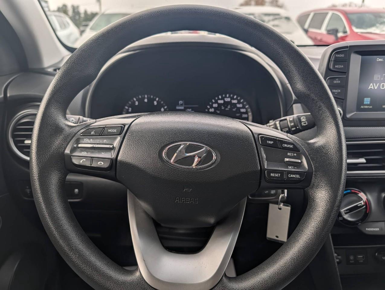 2018 Hyundai KONA 2.0L Essential WINTER TIRES + SUMMER TIRES ON RIMS Photo