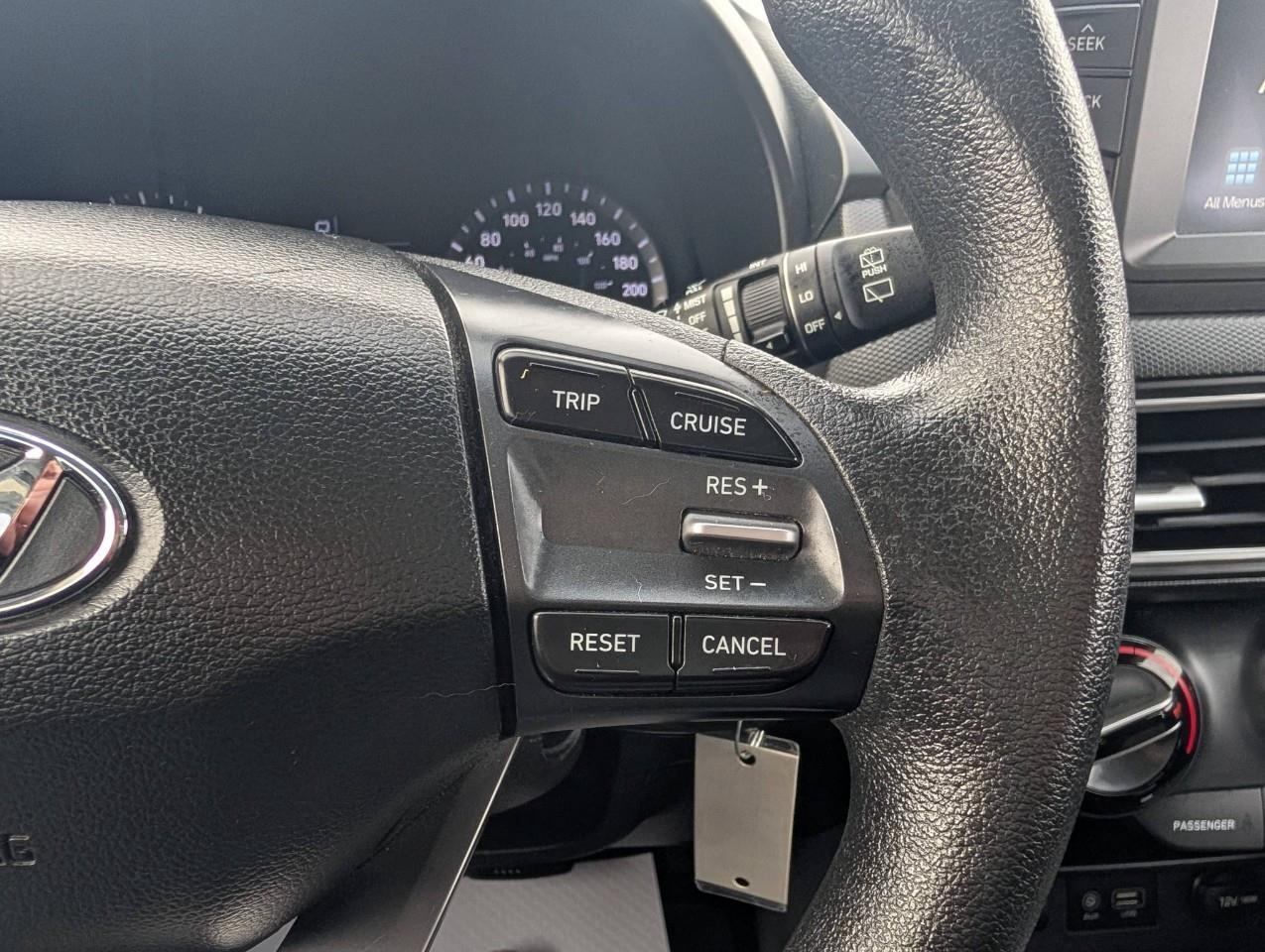 2018 Hyundai KONA 2.0L Essential WINTER TIRES + SUMMER TIRES ON RIMS Photo