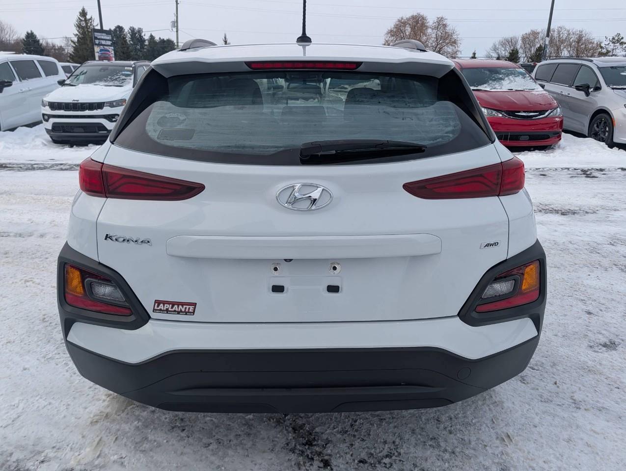 2018 Hyundai KONA 2.0L Essential WINTER TIRES + SUMMER TIRES ON RIMS Photo
