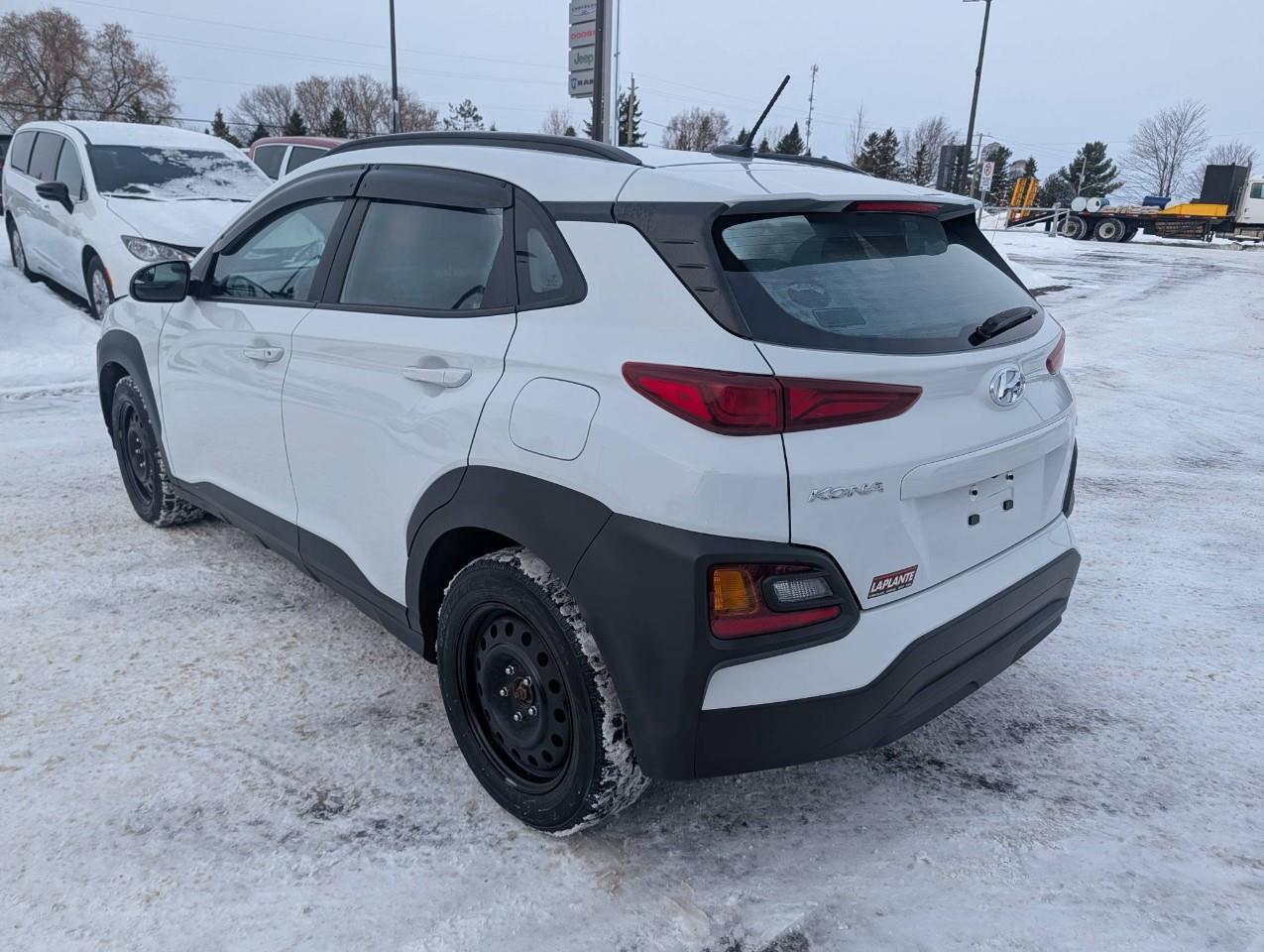 2018 Hyundai KONA 2.0L Essential WINTER TIRES + SUMMER TIRES ON RIMS Photo