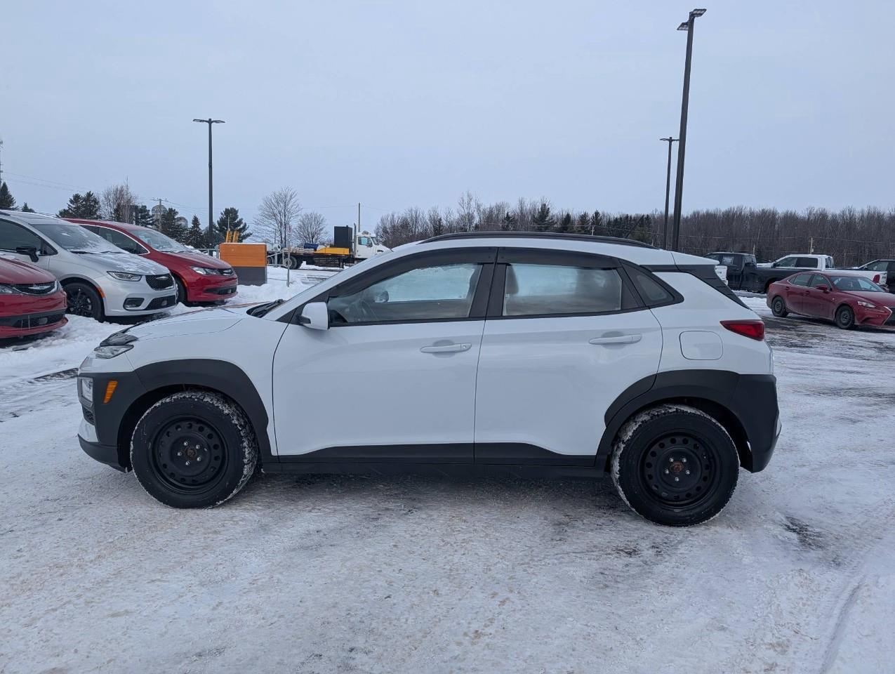 2018 Hyundai KONA 2.0L Essential WINTER TIRES + SUMMER TIRES ON RIMS Photo