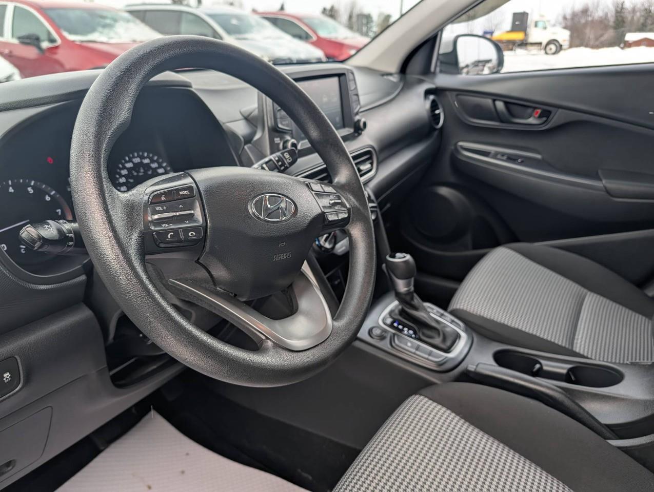 2018 Hyundai KONA 2.0L Essential WINTER TIRES + SUMMER TIRES ON RIMS Photo