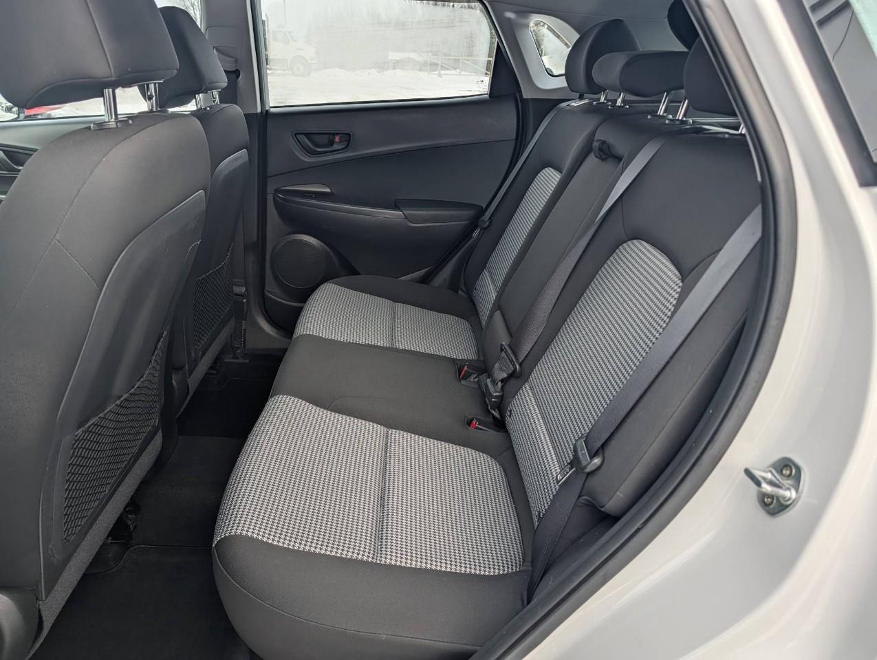 2018 Hyundai KONA 2.0L Essential WINTER TIRES + SUMMER TIRES ON RIMS Photo