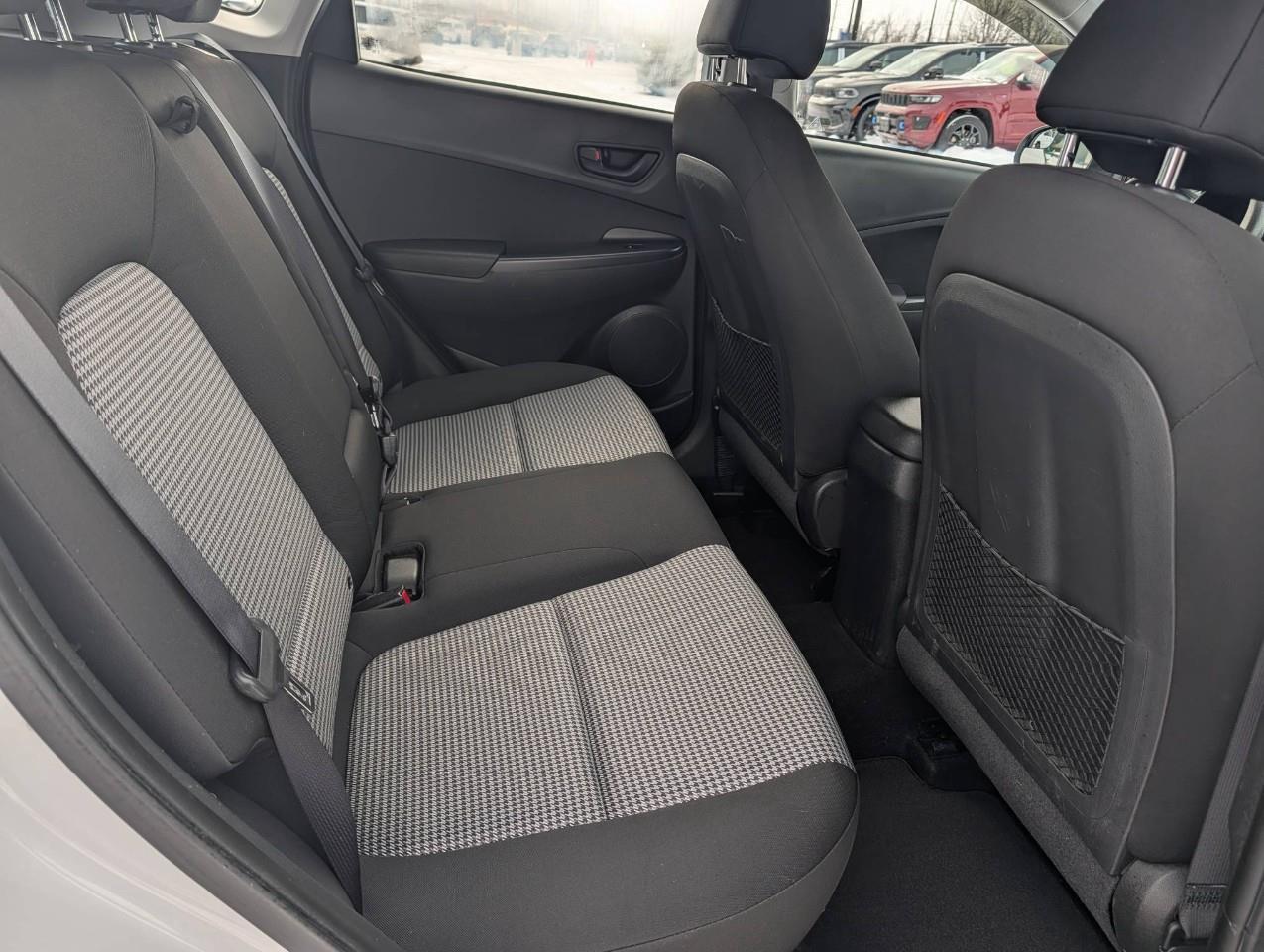 2018 Hyundai KONA 2.0L Essential WINTER TIRES + SUMMER TIRES ON RIMS Photo