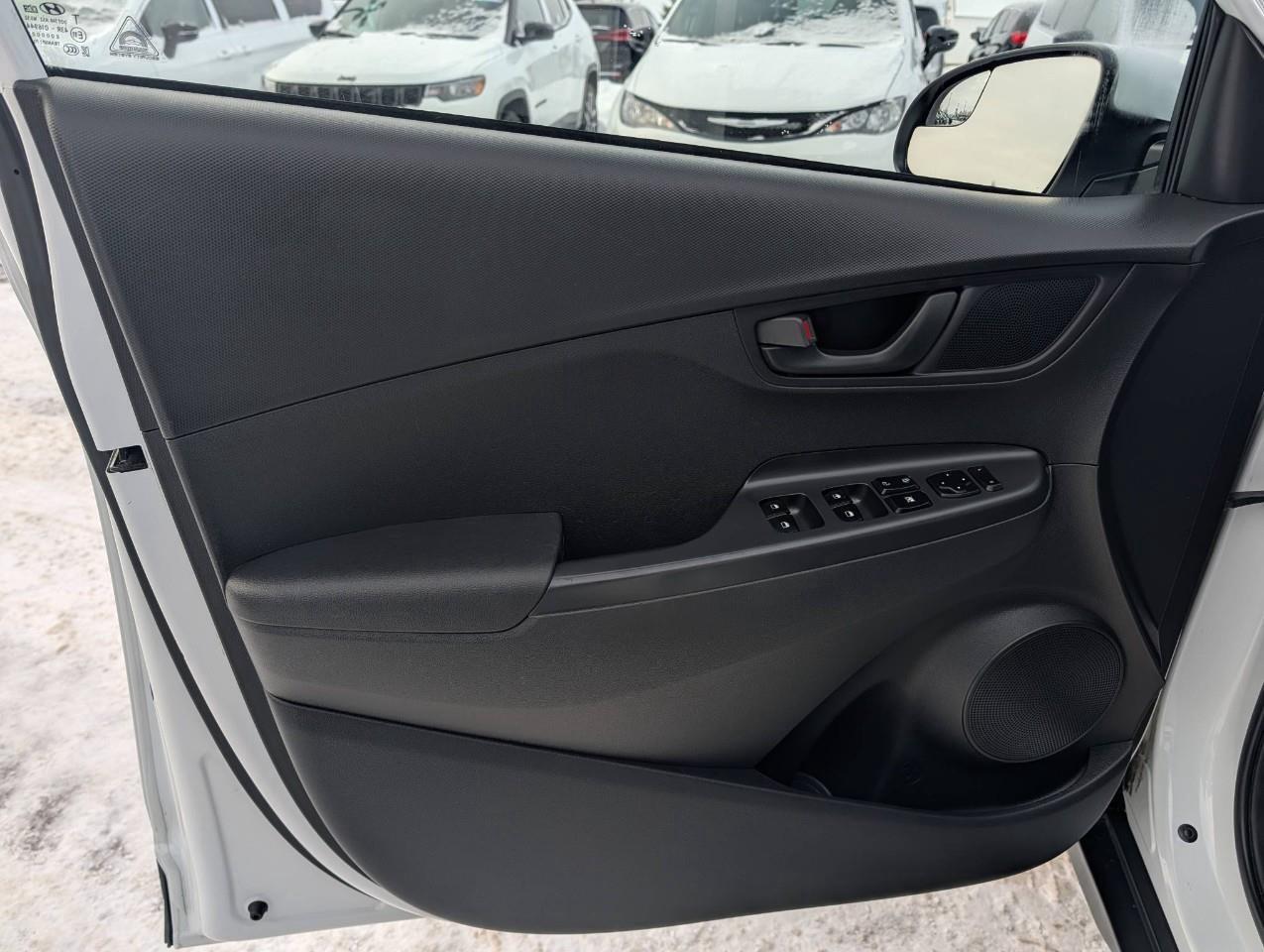 2018 Hyundai KONA 2.0L Essential WINTER TIRES + SUMMER TIRES ON RIMS Photo