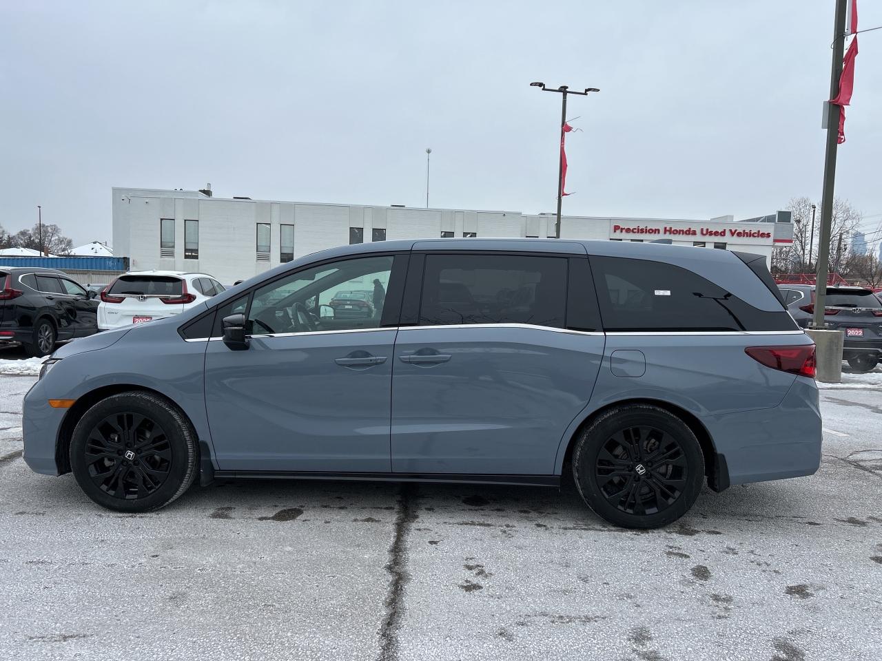 2025 Honda Odyssey Black Edition Navigation Sunroof Cool/heated seats Photo