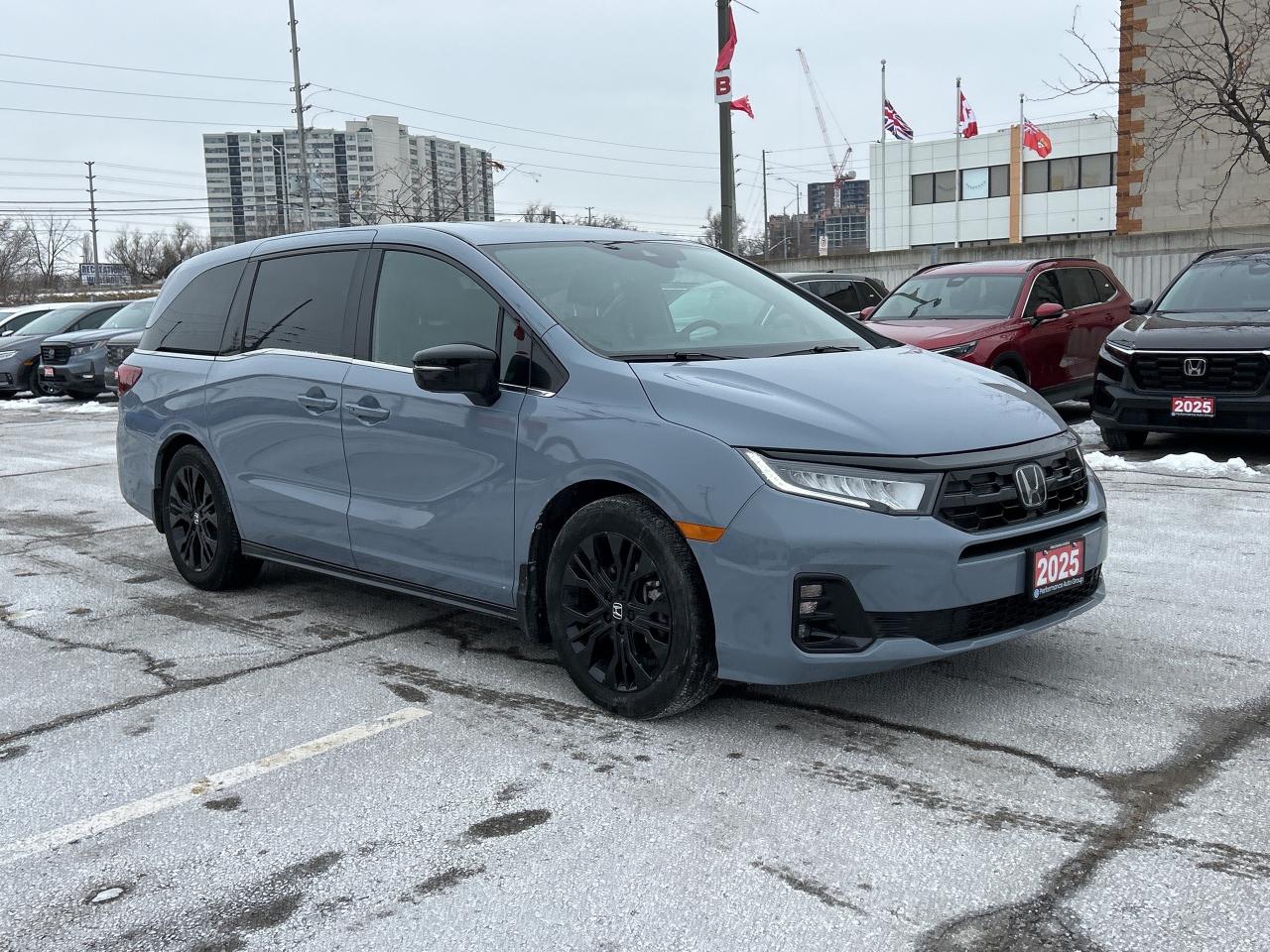 2025 Honda Odyssey Black Edition Navigation Sunroof Cool/heated seats Photo