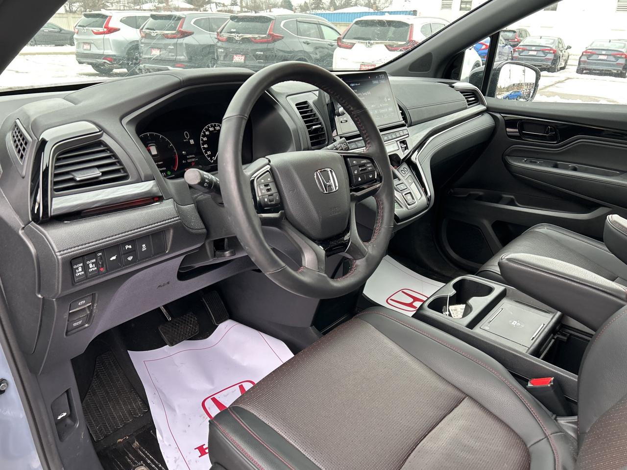 2025 Honda Odyssey Black Edition Navigation Sunroof Cool/heated seats Photo