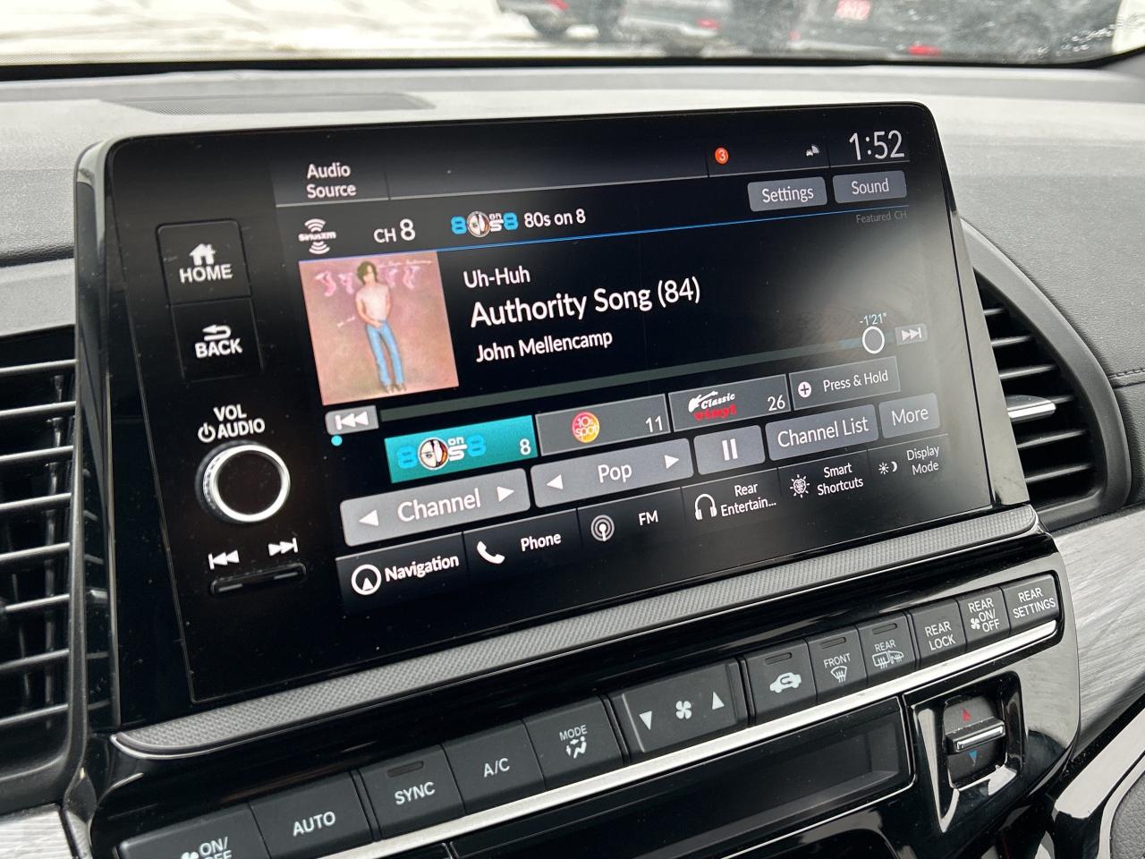 2025 Honda Odyssey Black Edition Navigation Sunroof Cool/heated seats Photo