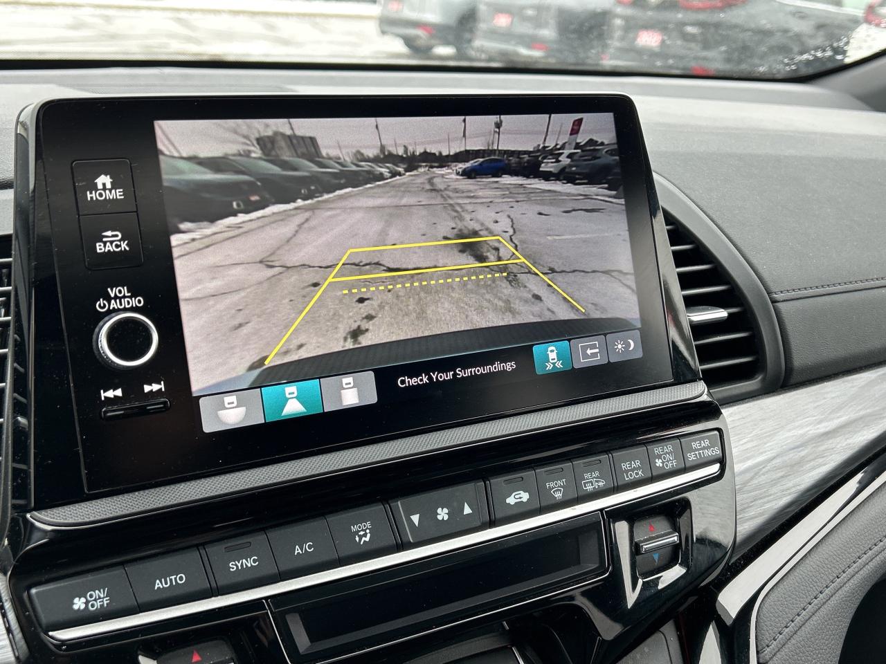 2025 Honda Odyssey Black Edition Navigation Sunroof Cool/heated seats Photo