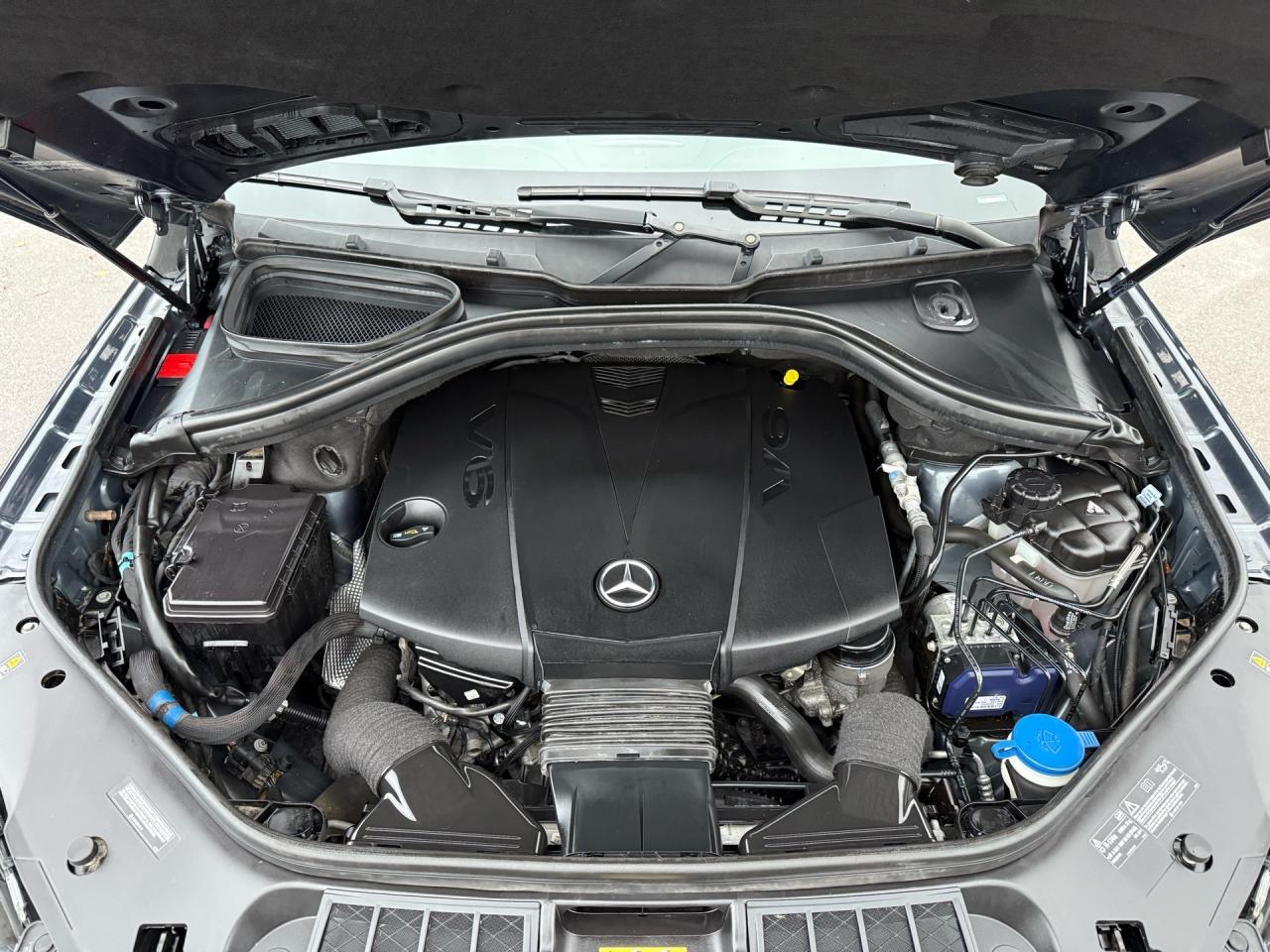 2015 Mercedes-Benz M-Class 4MATIC 4dr ML 350 BlueTEC  CERTIFIED LOW MILEAGE M Photo