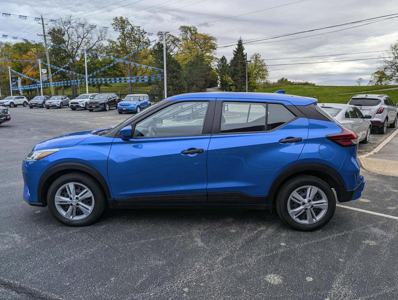 2022 Nissan Kicks S Photo4