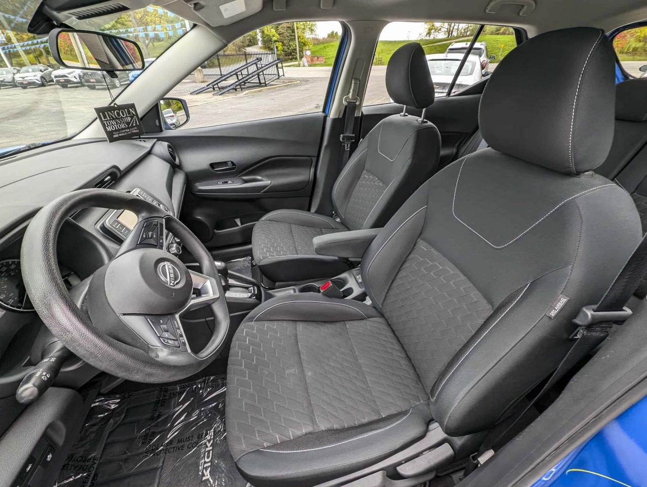 2022 Nissan Kicks S Photo