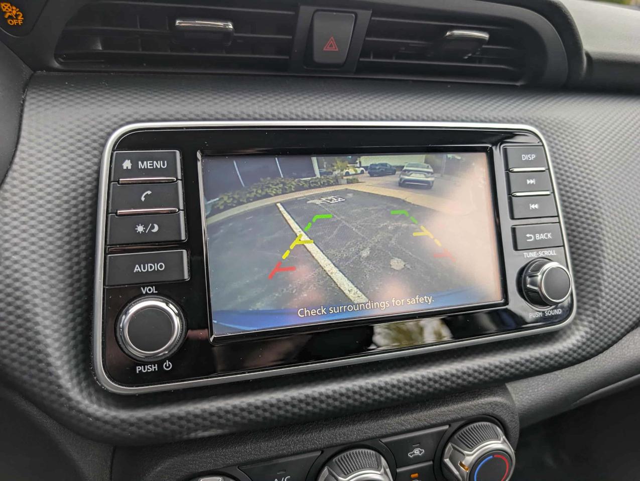 2022 Nissan Kicks S Photo