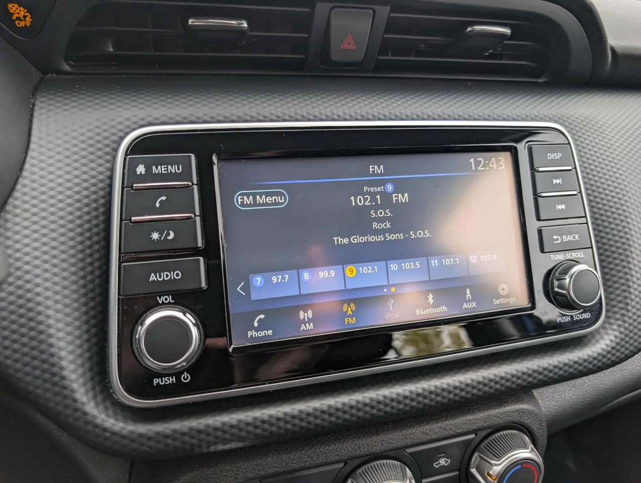 2022 Nissan Kicks S Photo