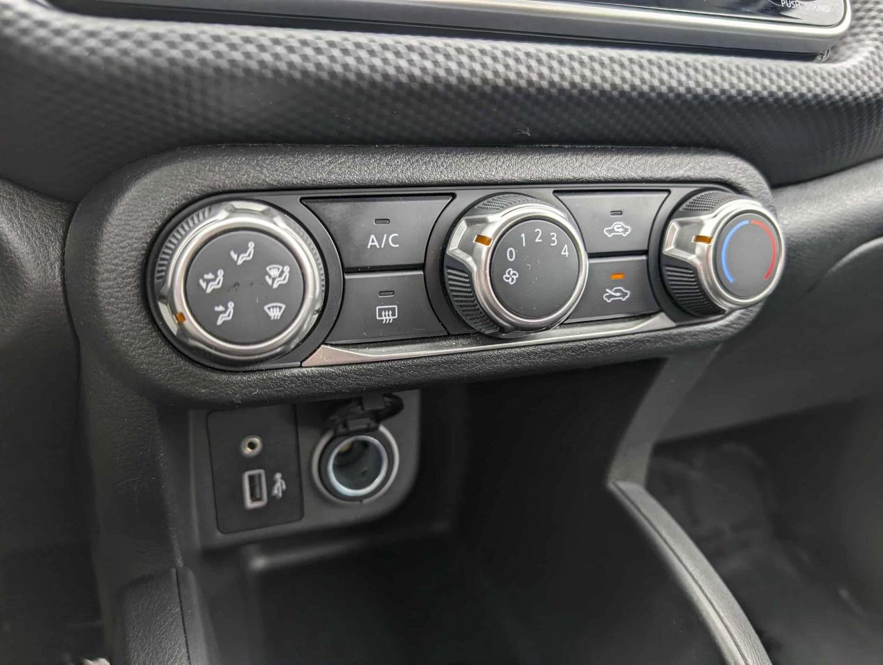 2022 Nissan Kicks S Photo