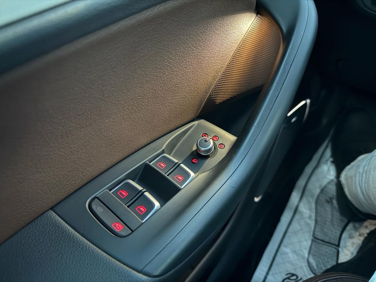 2015 Audi Q3 Technik 2.0T Quattro   ACCIDENT FREE CERTIFIED MIN Photo