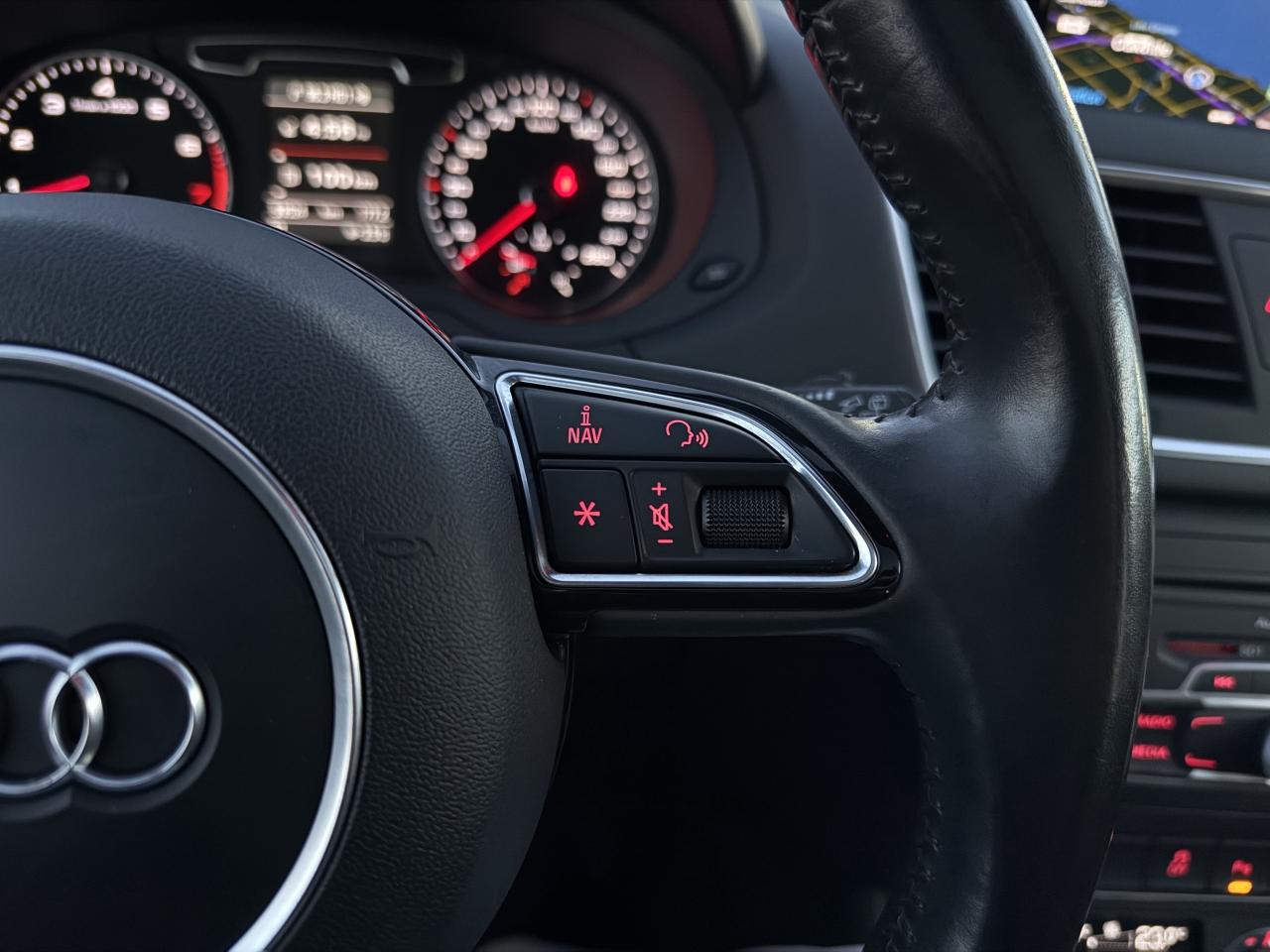 2015 Audi Q3 Technik 2.0T Quattro   ACCIDENT FREE CERTIFIED MIN Photo