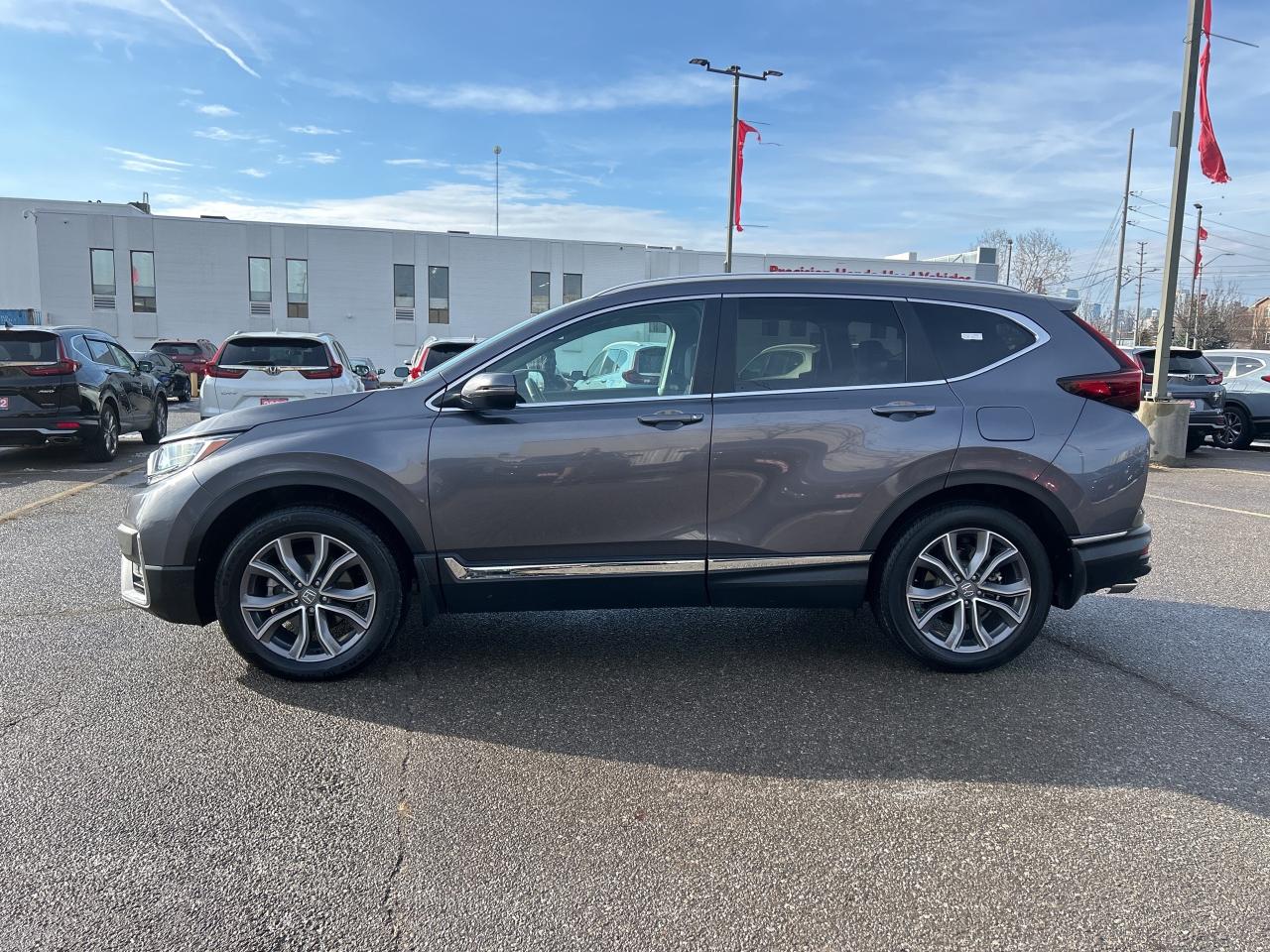 2022 Honda CR-V Touring Leather  Navigation  Sunroof  CarPlay Photo2