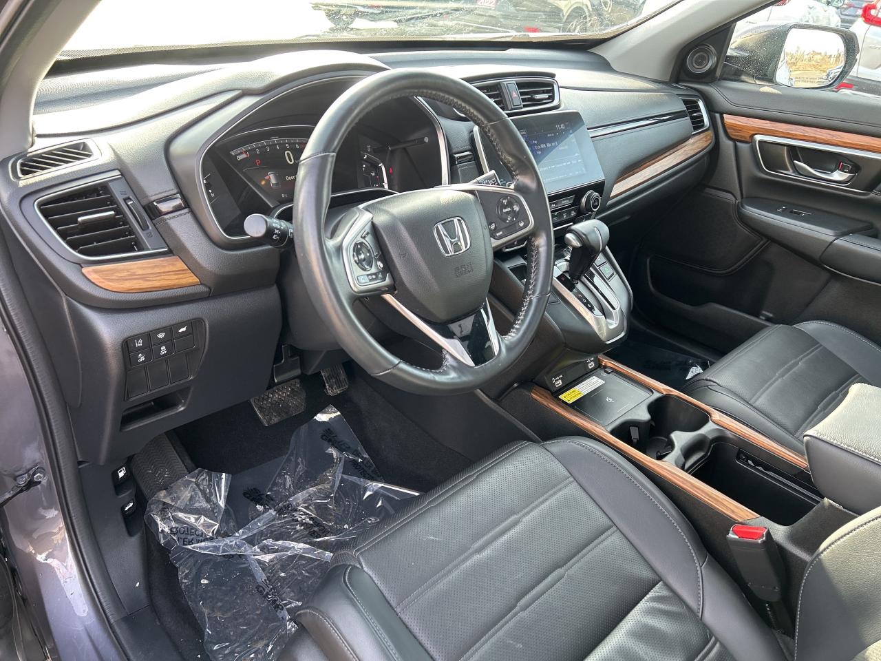 2022 Honda CR-V Touring Leather  Navigation  Sunroof  CarPlay Photo
